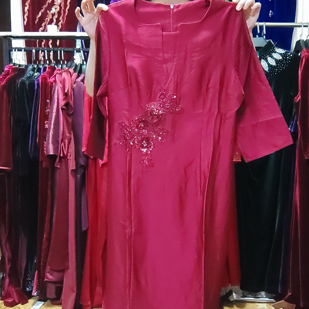 品牌枣红色春秋前开叉包臀裙3XL120斤左右