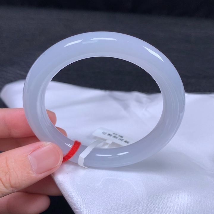 翡翠未镶嵌手镯（圆镯）