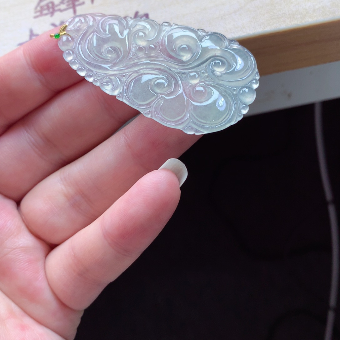 翡翠颈饰18K金镶嵌吊坠