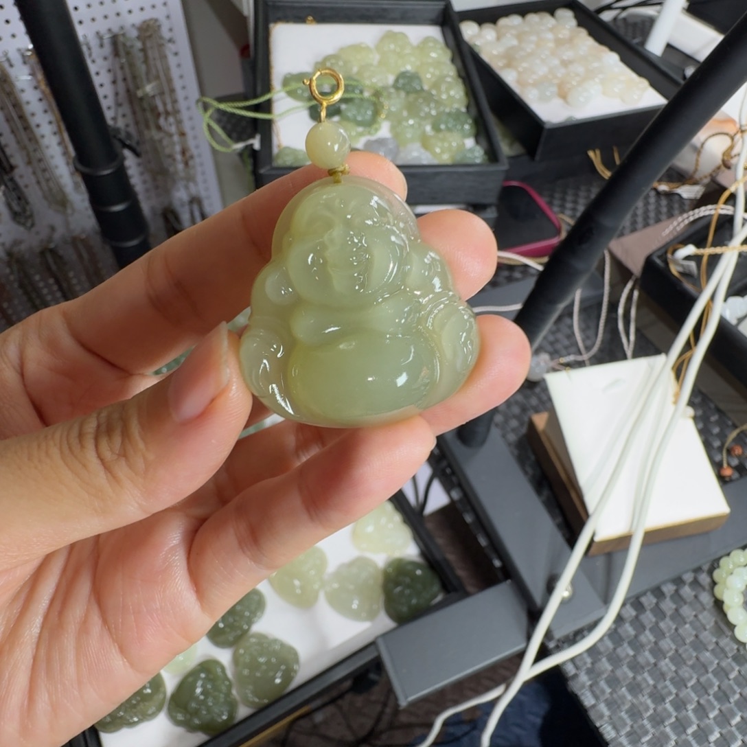 菡***缝颈饰未镶嵌和田玉