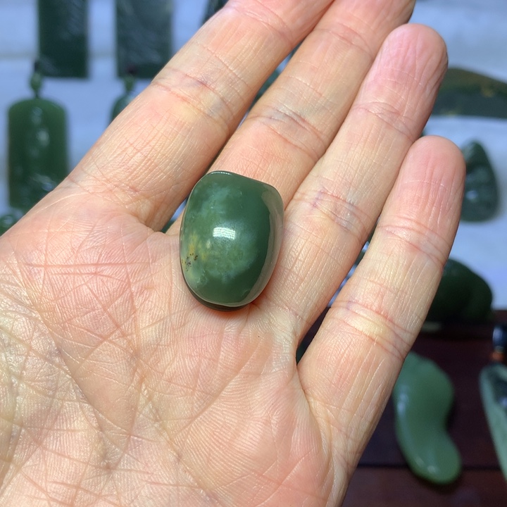岫岩河磨玉（透闪石质玉）挂件未镶嵌