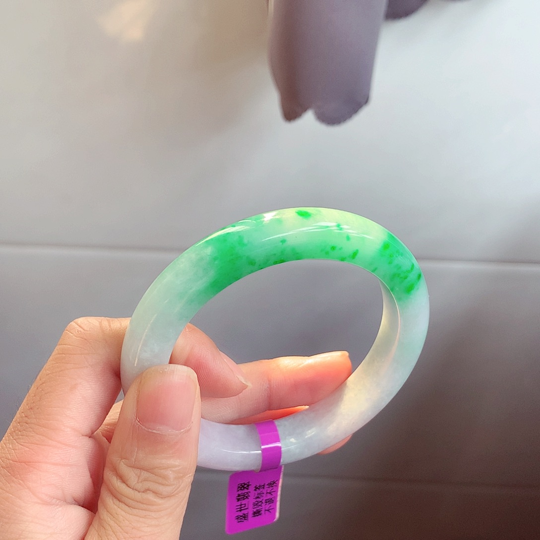 翡翠手镯未镶嵌缅甸翡翠