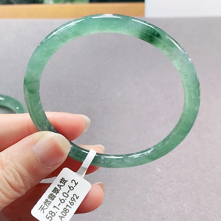 【闪购商品】翡翠手镯（圆镯）未镶嵌