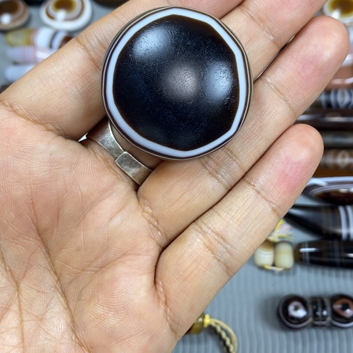 知***白玛瑙/玉髓未镶嵌颈饰