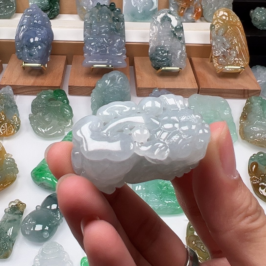 翡翠散珠天然翡翠吊坠