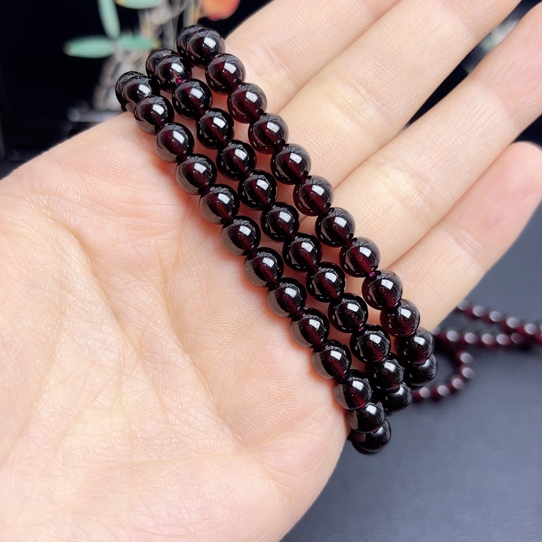 手链未镶嵌石榴石千****溪卡7浅酒红三圈10A