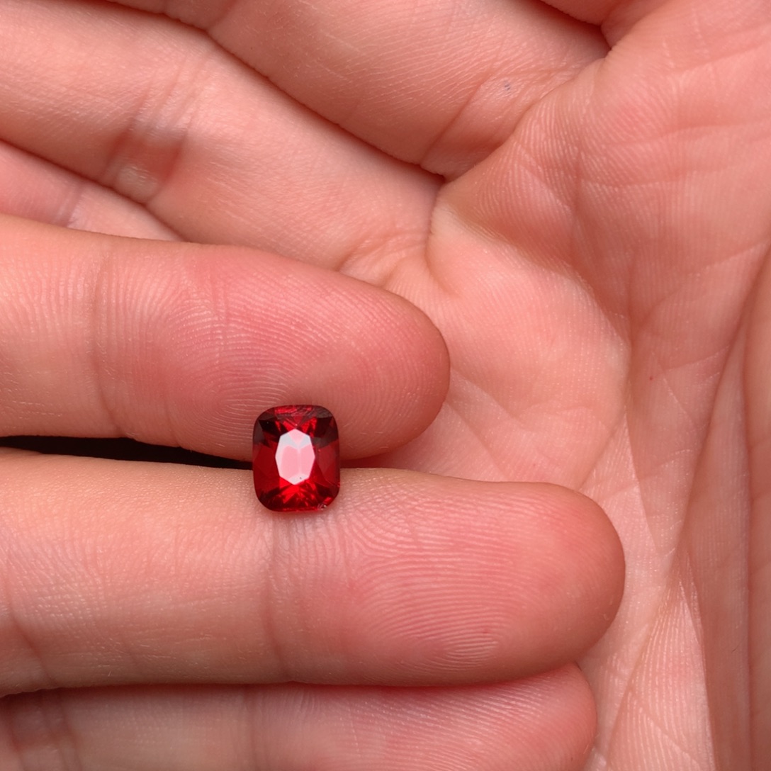 未镶嵌裸石石榴石清*