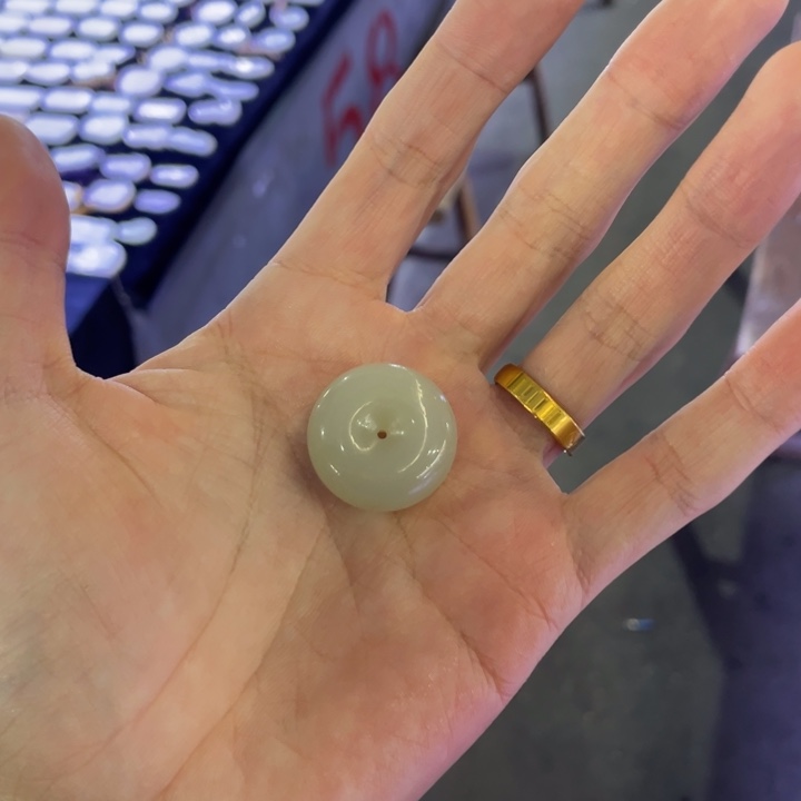 和田玉吊坠未镶嵌