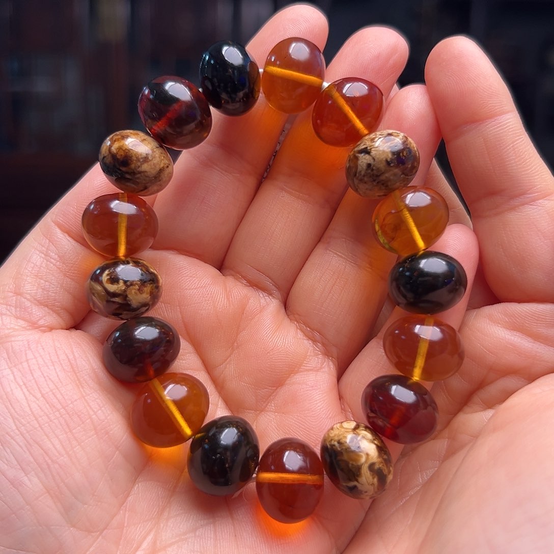 琥珀裸石未镶嵌@*@抚顺琥珀50025。15m m