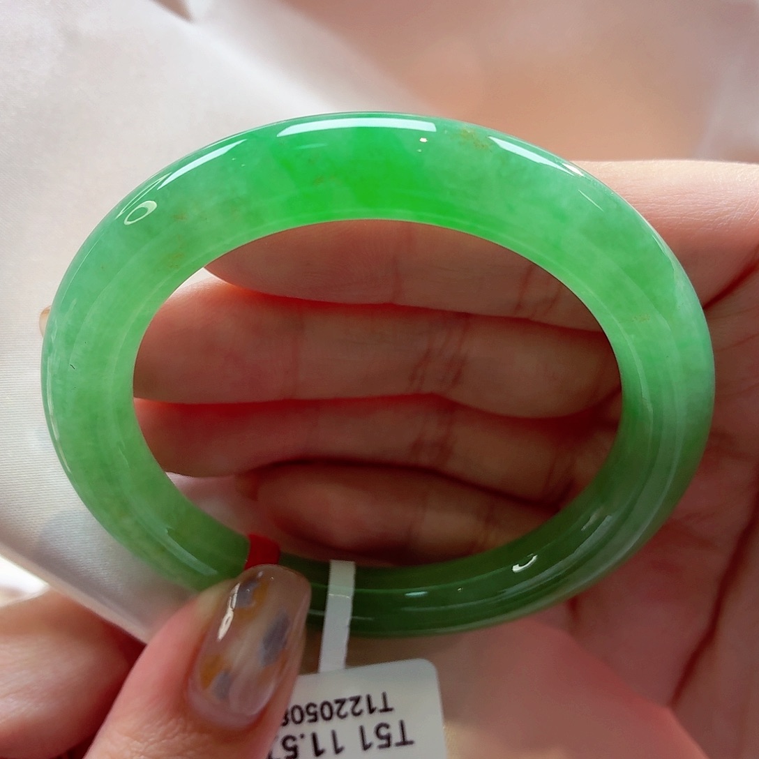 翡翠未镶嵌手镯（圆镯）22（26号）