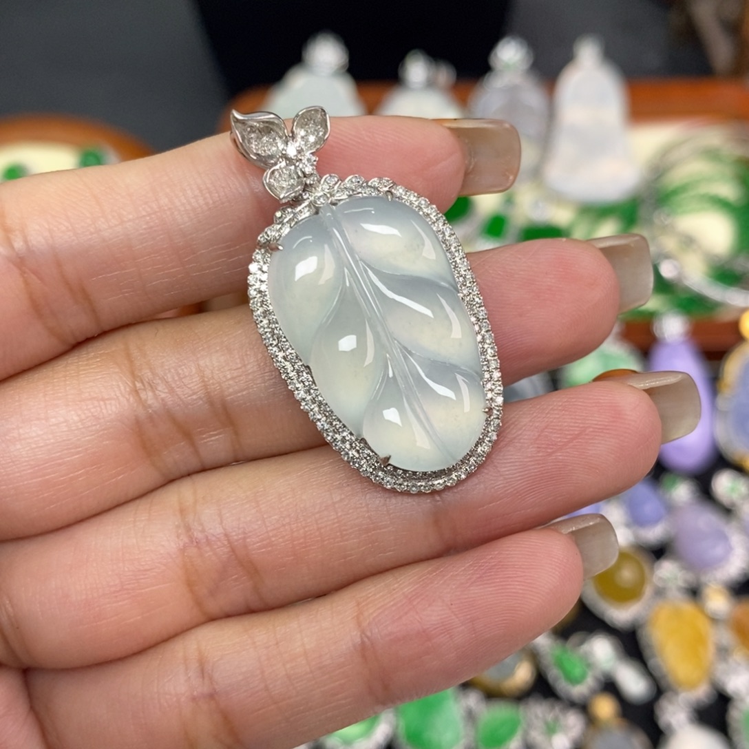 翡翠18K金镶嵌颈饰A货翡翠