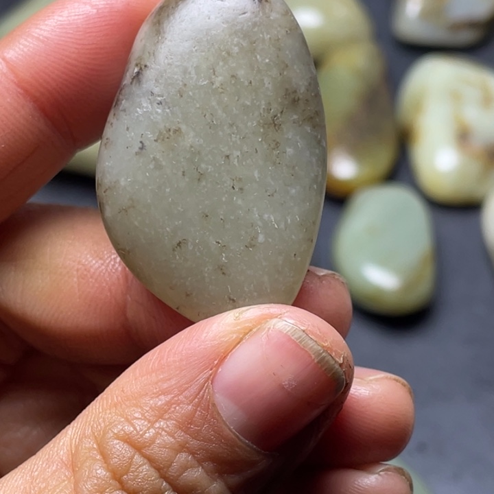 和田玉未镶嵌珠宝半成品