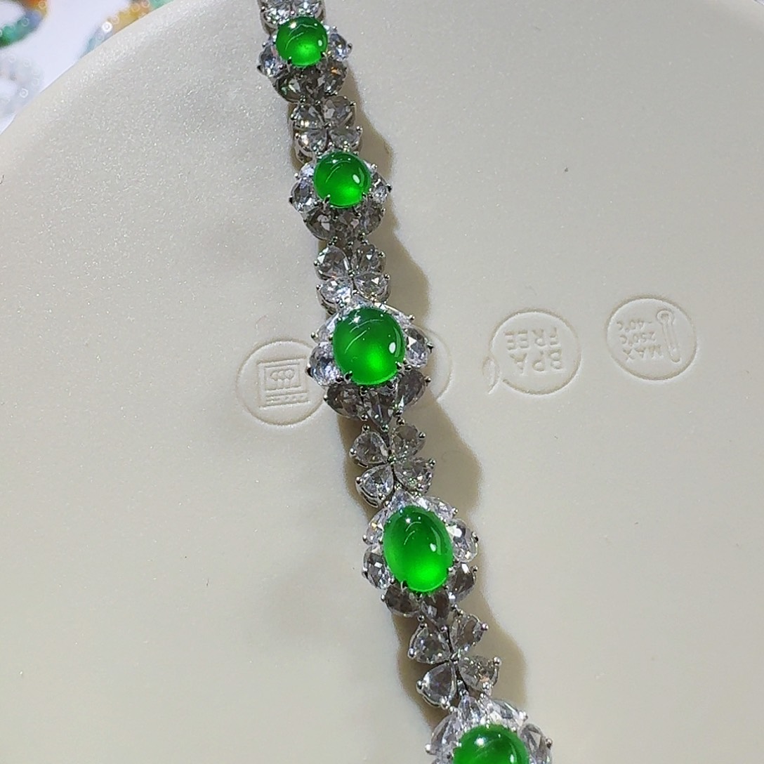 翡翠手链18K金镶嵌蛋面