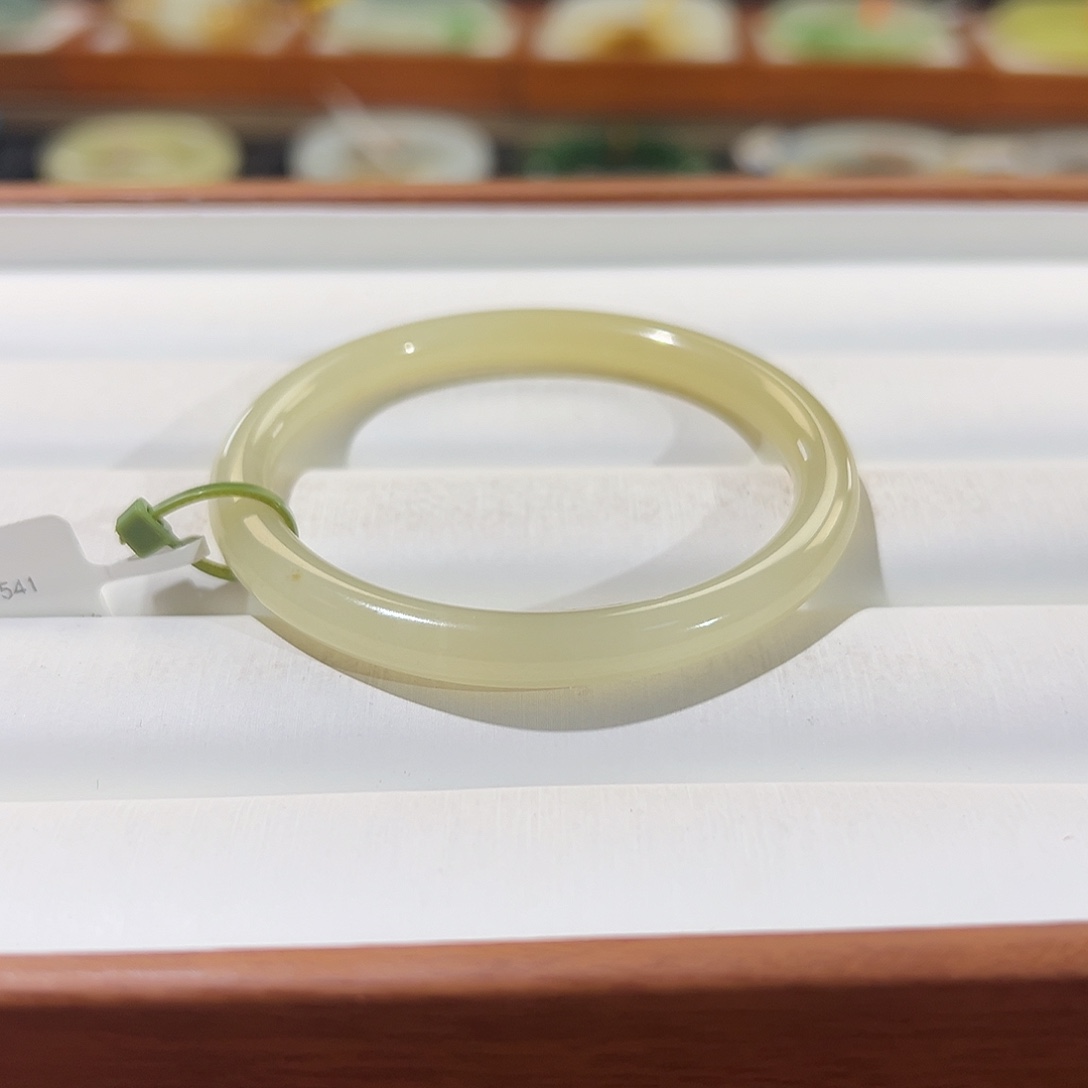 和田玉手镯未镶嵌蜂蜜糖叮当美人条