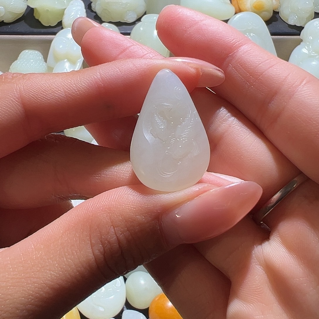 F***s和田玉未镶嵌颈饰