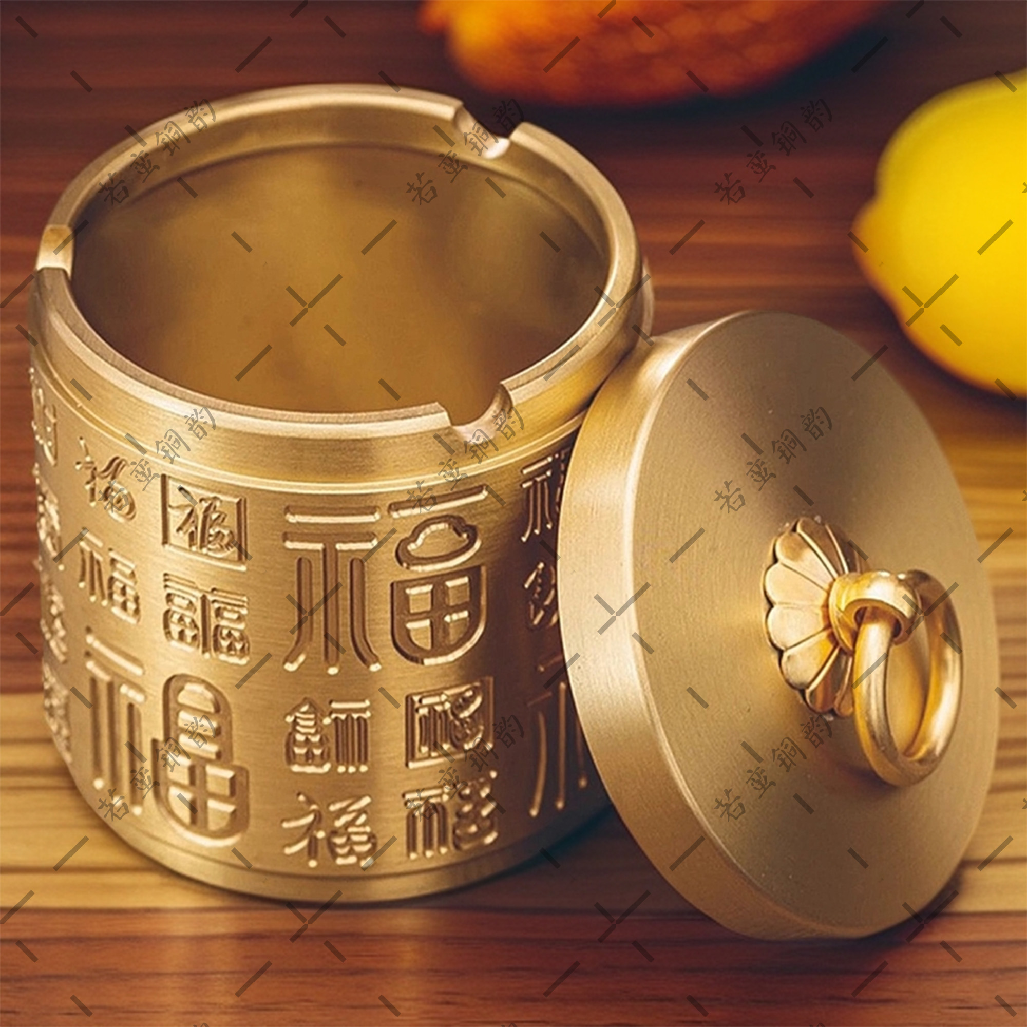 黄铜烟灰缸带盖防飞灰防烟味黄铜烟缸 重量261克，直径7CM，高7CM