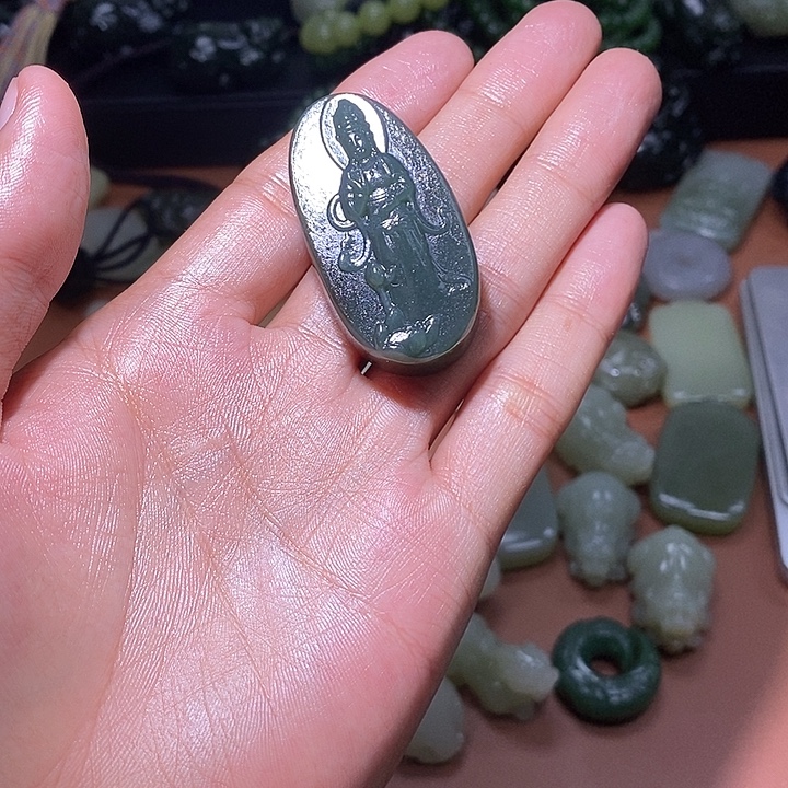 和田玉未镶嵌颈饰