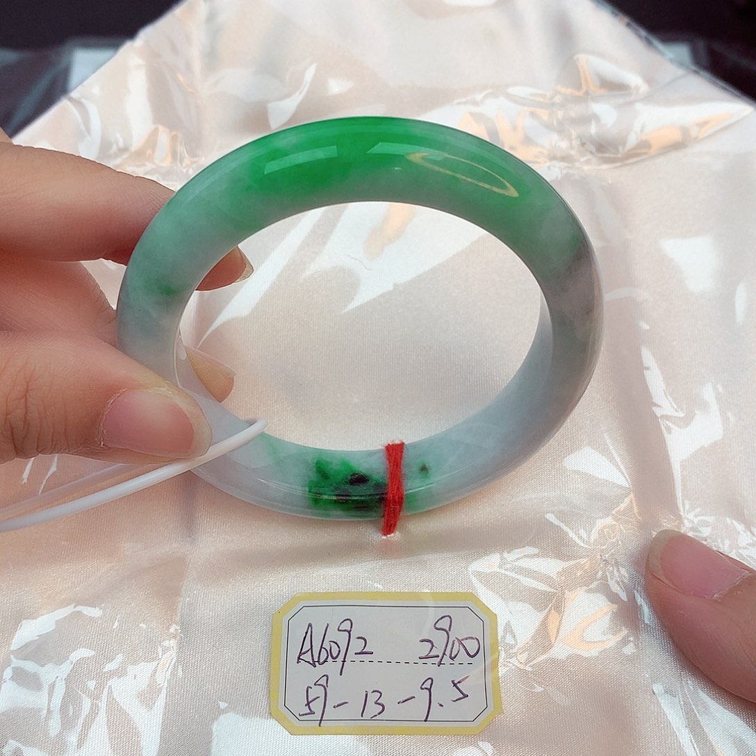 翡翠手镯未镶嵌缅甸翡翠