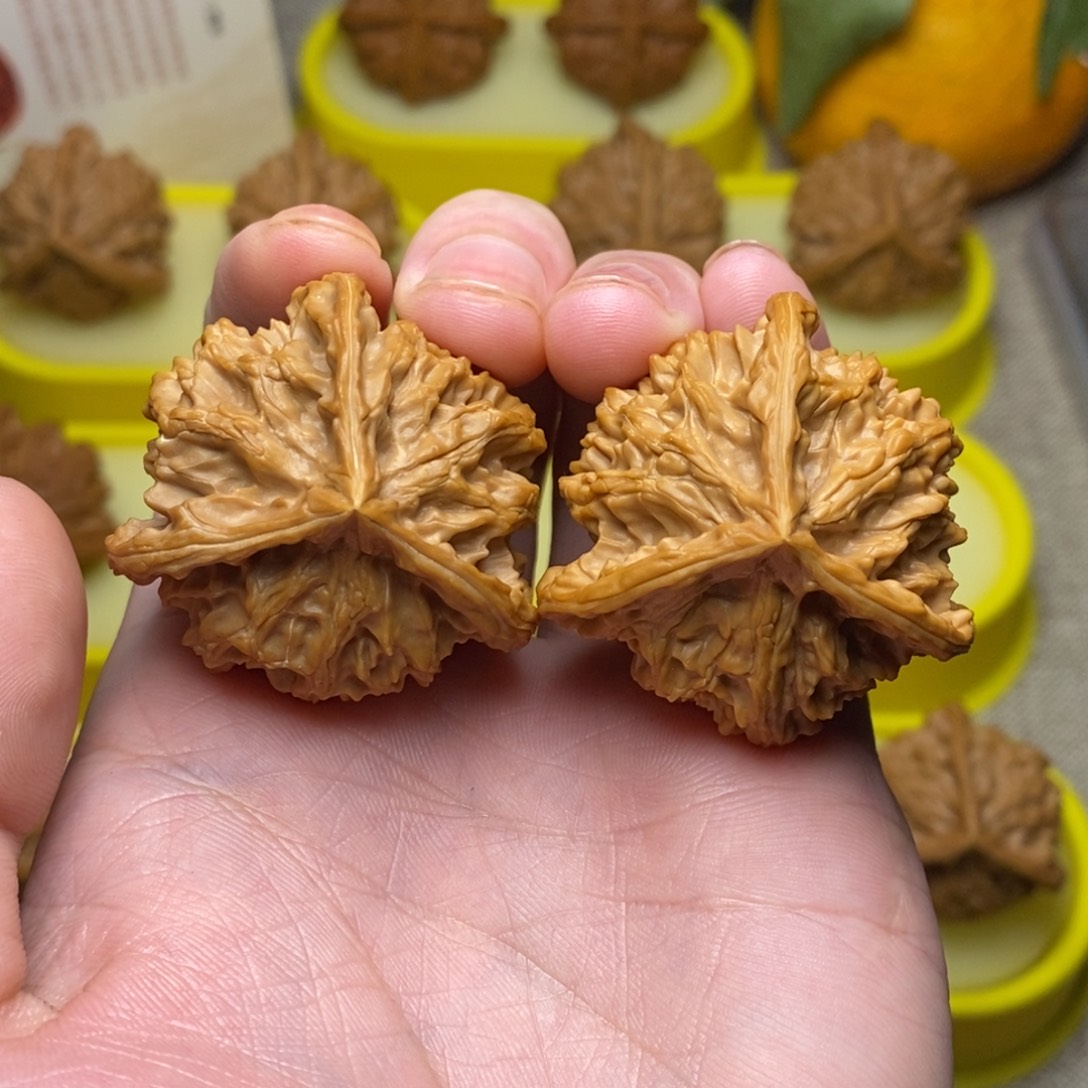 文玩核桃吊坠盘山三棱39