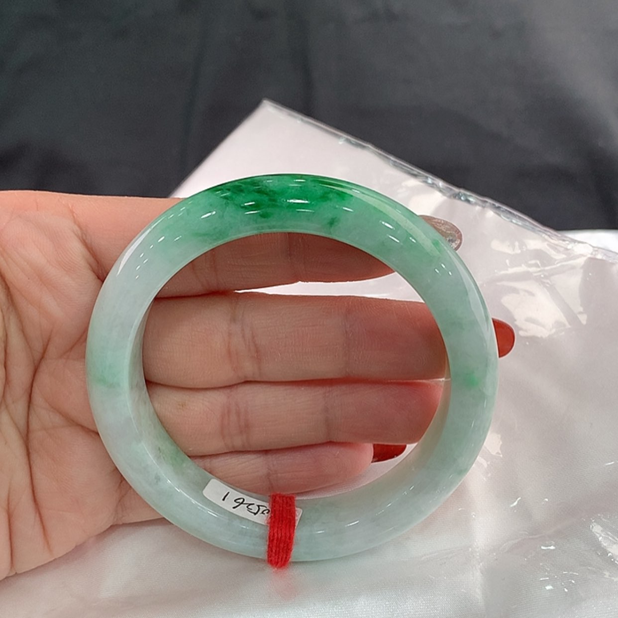 【闪购商品】翡翠手镯未镶嵌平*心58.6，57/58