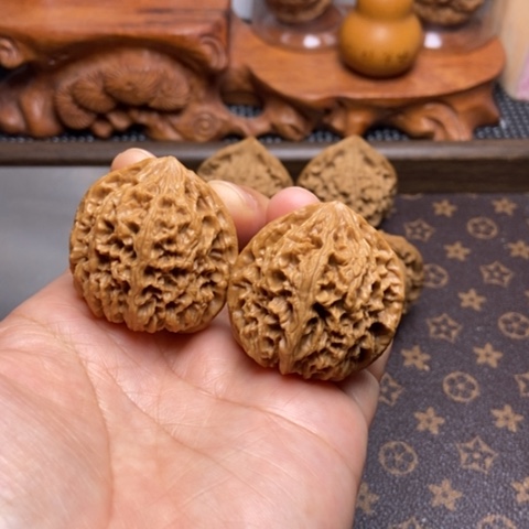 文玩核桃把件野牛39