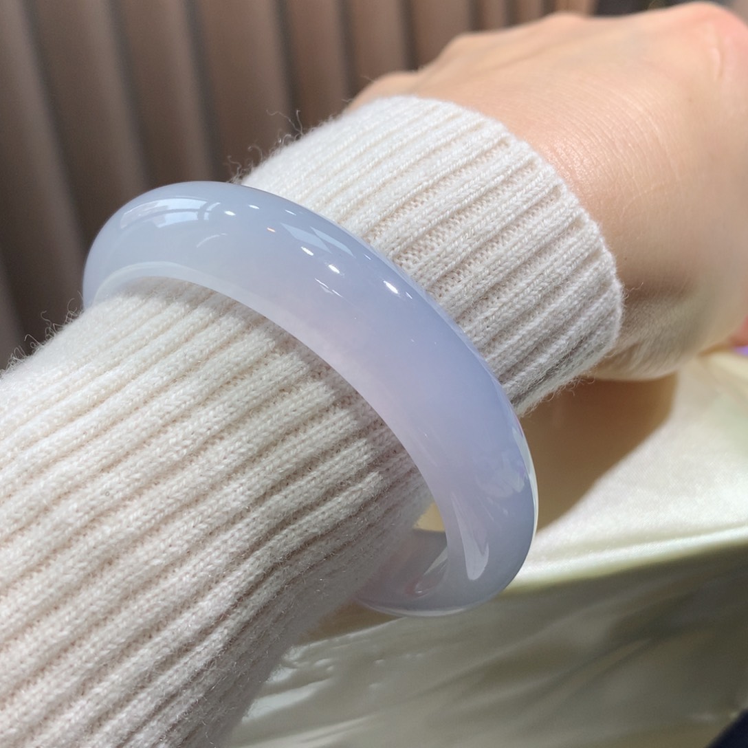 翡翠手镯未镶嵌冰紫