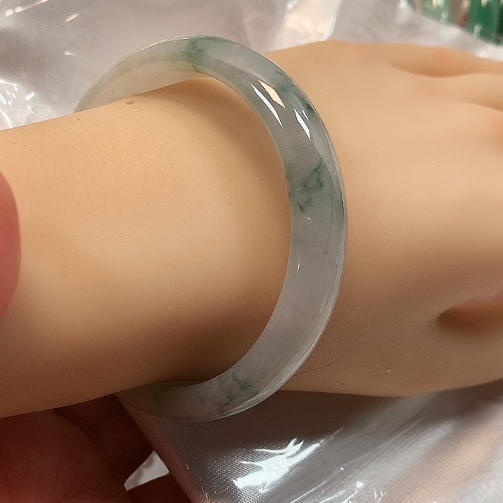 翡翠未镶嵌手镯缅甸翡翠手镯