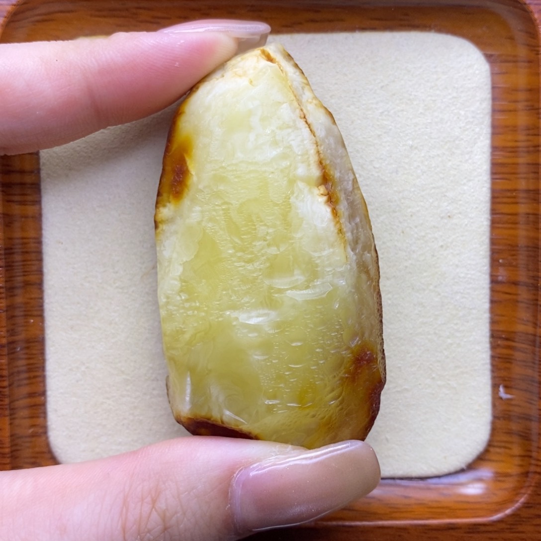 未镶嵌定制蜜蜡萤**?陈