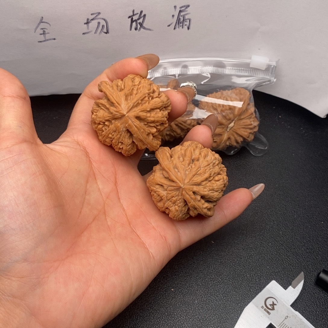 文玩核桃把件平谷粗筋