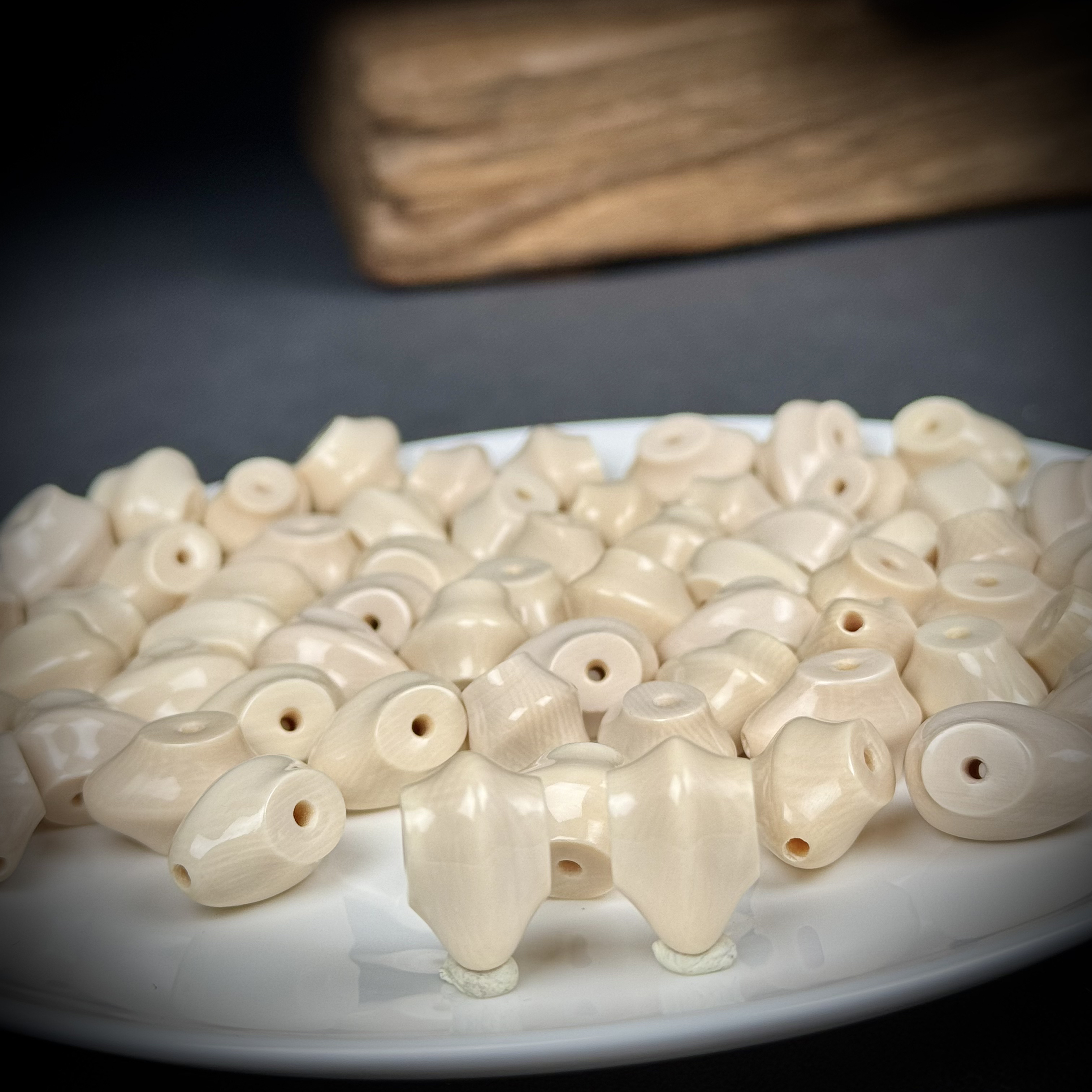 A209天然猛犸牙 鲨鱼背三通约11.8mm 有生长牙线随机一个发货