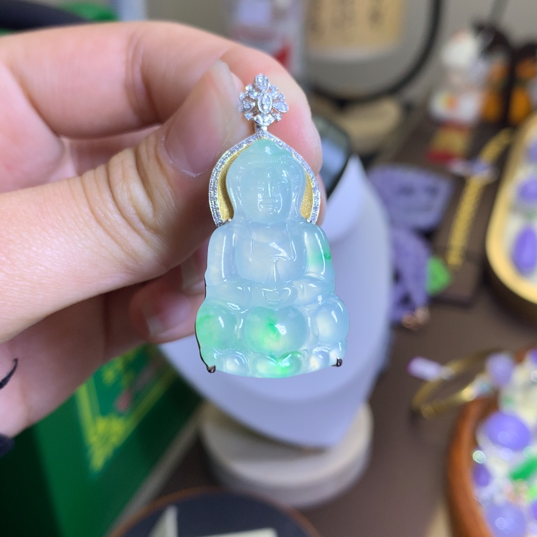 翡翠颈饰18K金镶嵌翡翠