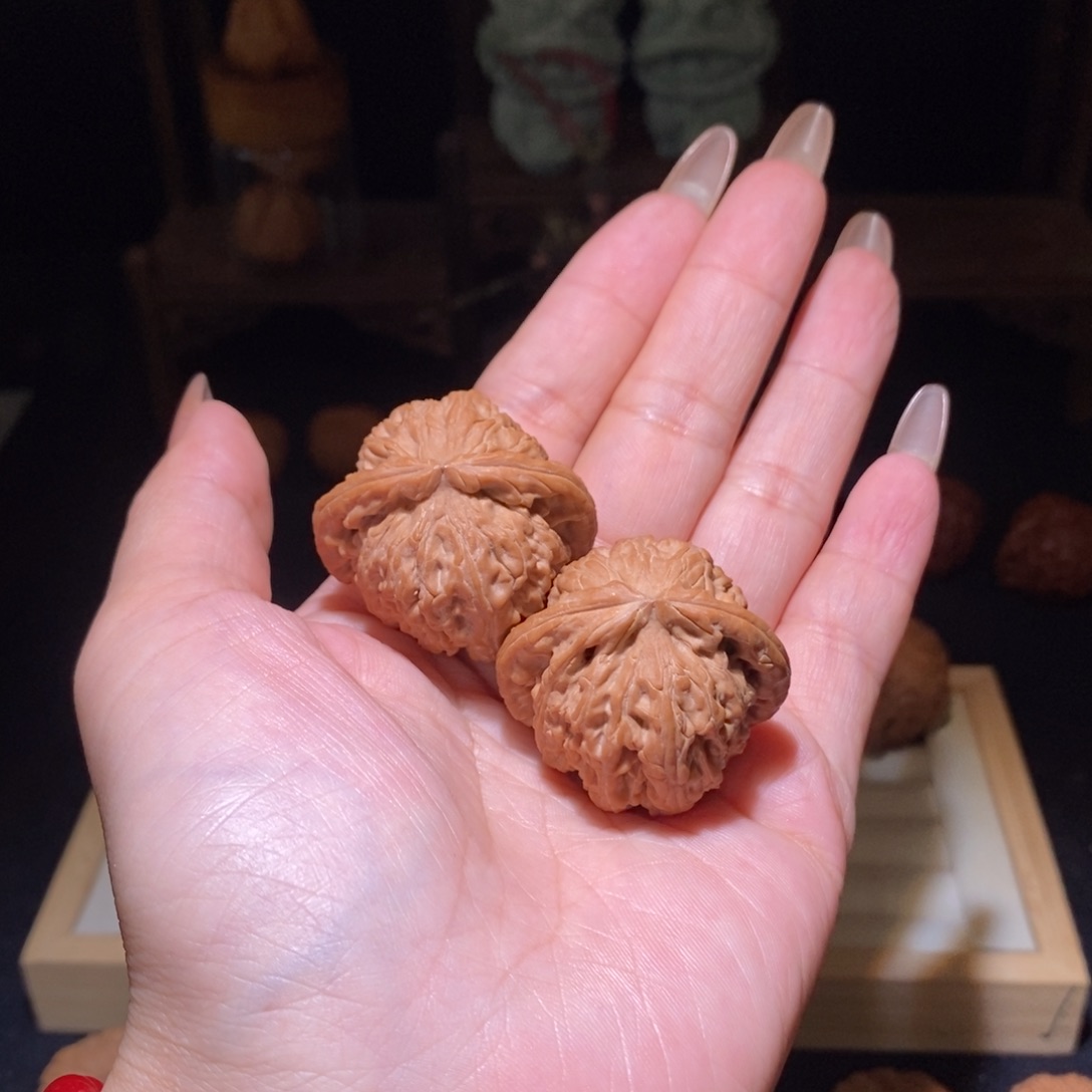 文玩核桃吊坠白狮子37