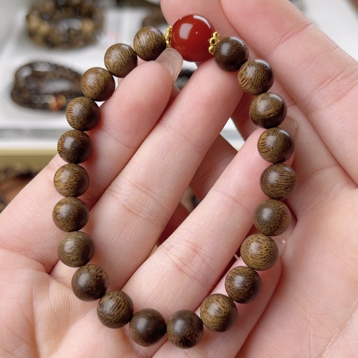 沉香手串越南富森红土沉香瘤疤沉水老料0.9