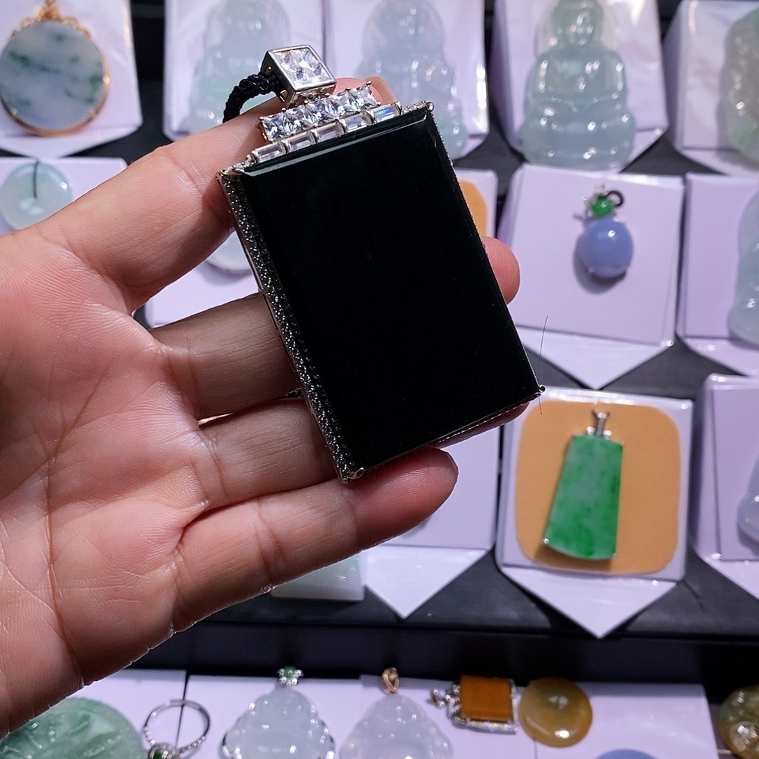 和田玉（墨玉）银S925镶嵌颈饰