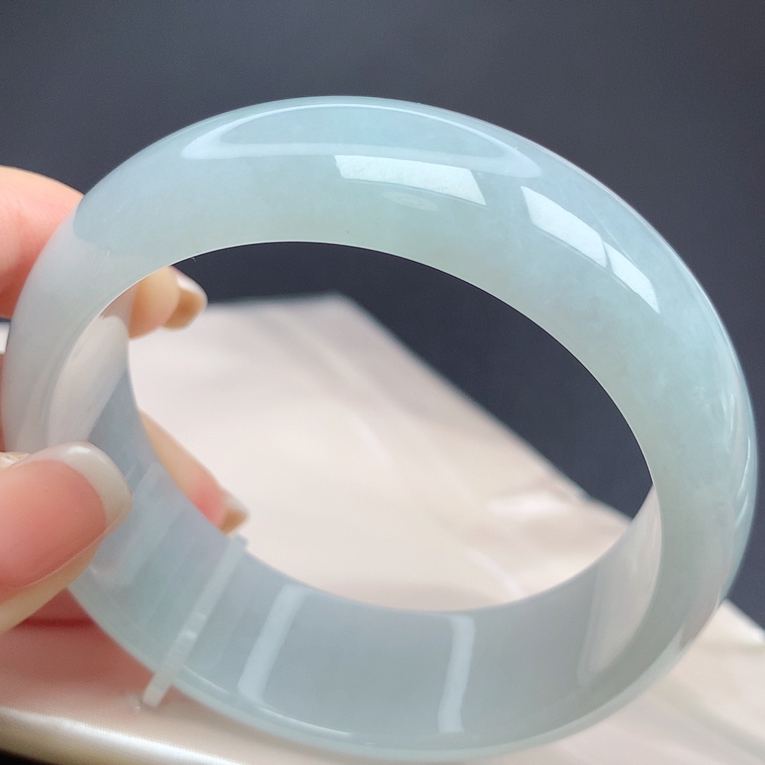 翡翠手镯未镶嵌09n n n n n n m m