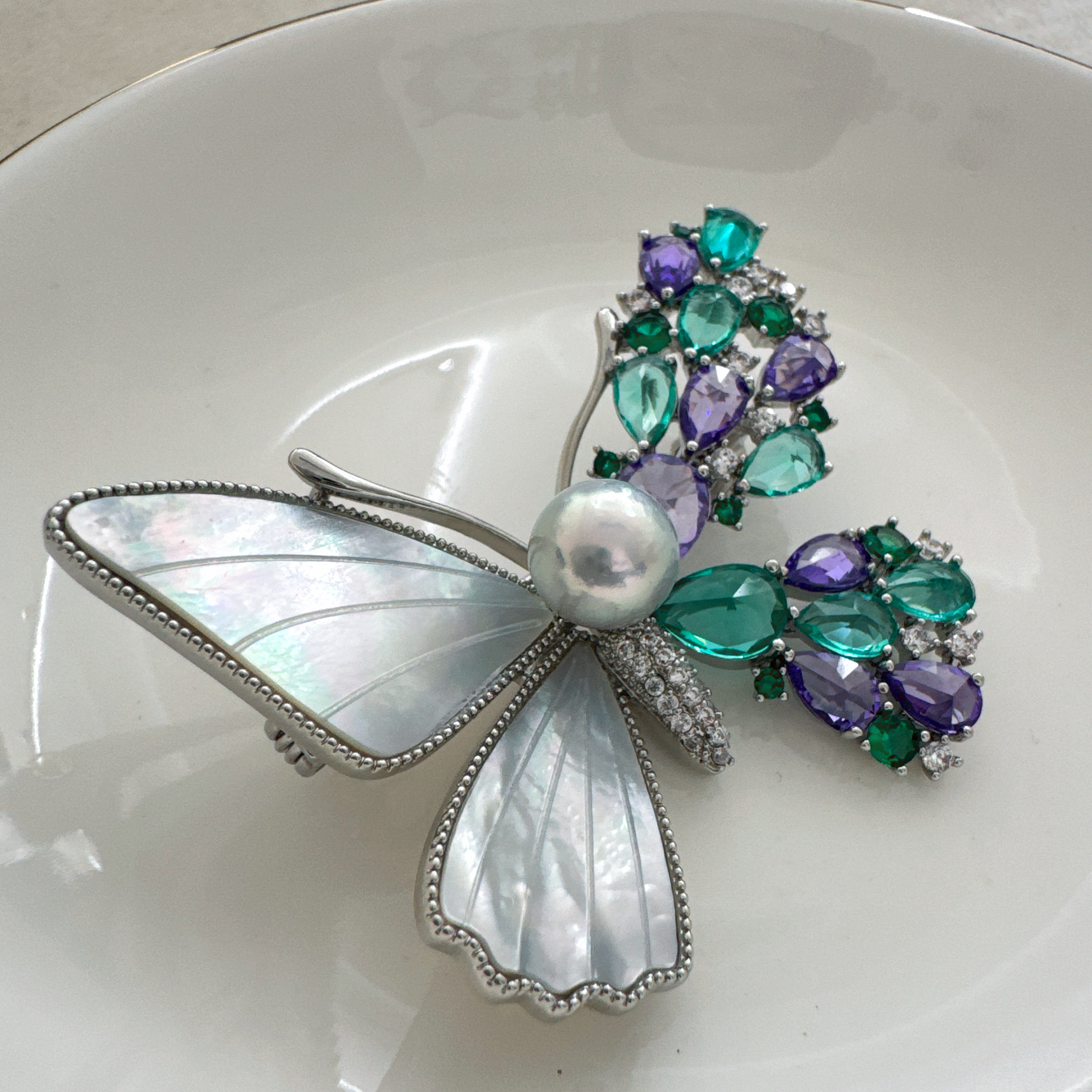 A166海水珍珠真多麻胸针8.5-9