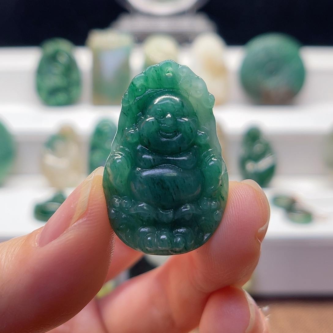 独山玉未镶嵌颈饰