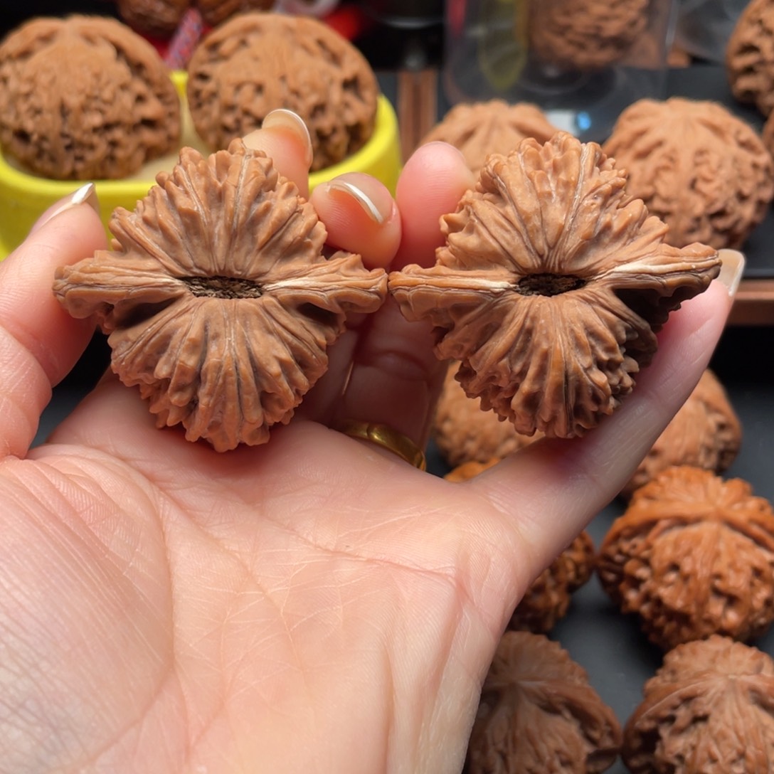 学***乎文玩核桃把件四座楼48