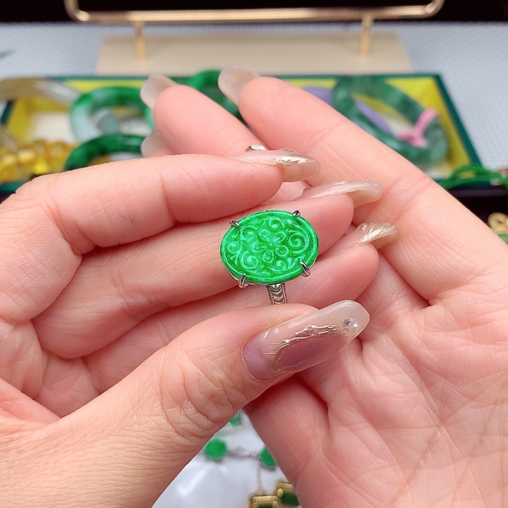 翡翠颈饰银S925镶嵌翡翠