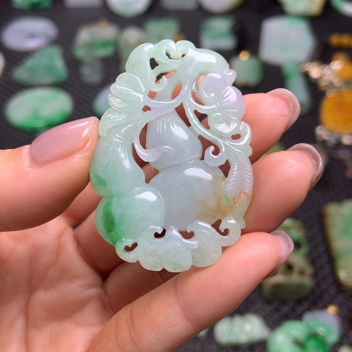 翡翠挂件未镶嵌金*多