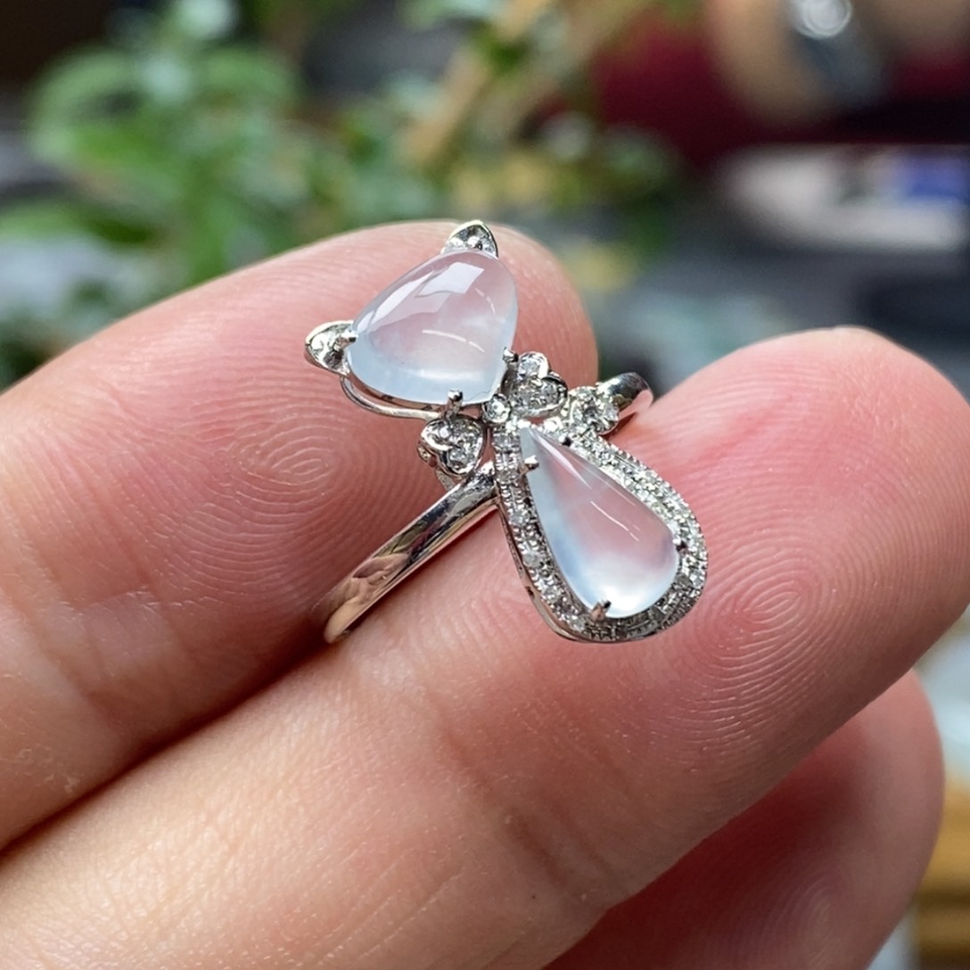 翡翠戒指18K金镶嵌戒指