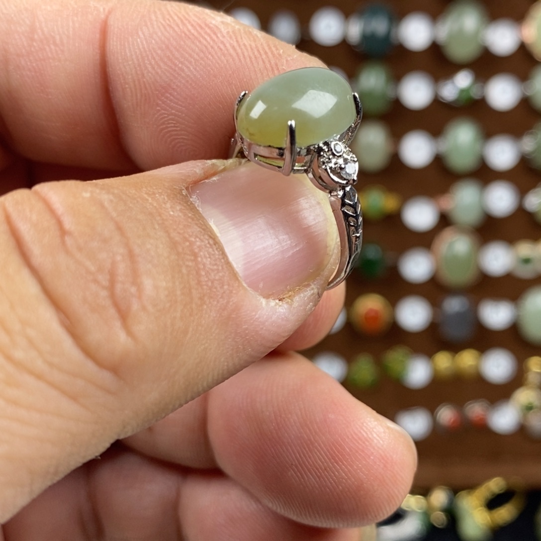 和田玉（青白玉）戒指合金