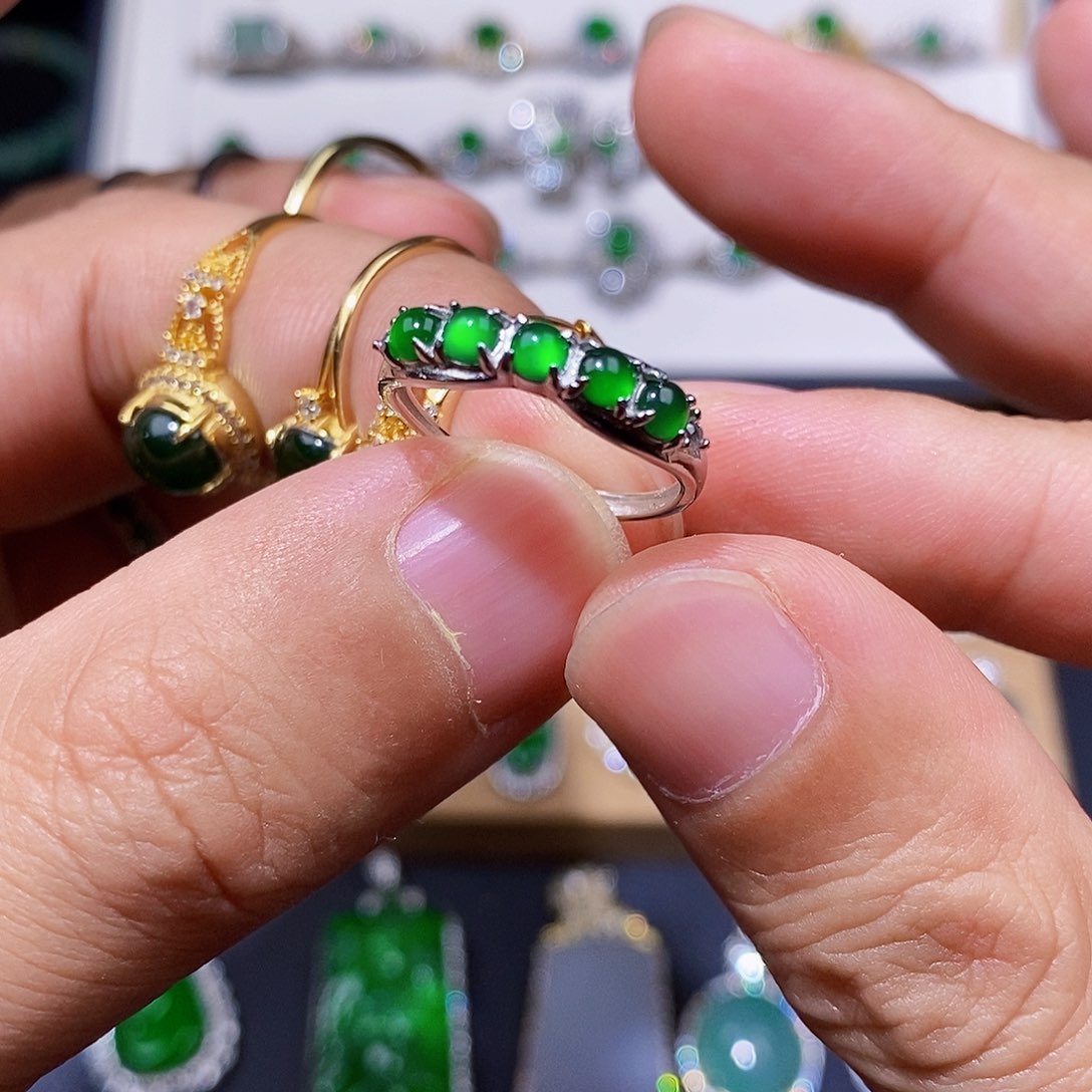 银S925镶嵌戒指翡翠如***行戒指