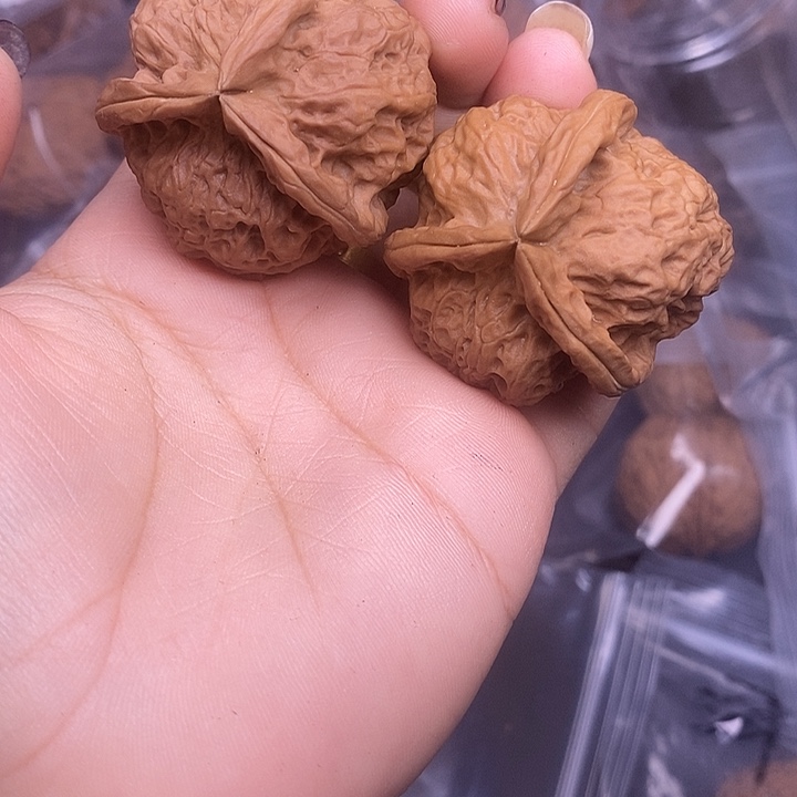 文玩核桃吊坠             68h