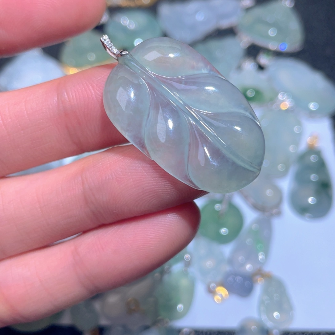 翡翠颈饰18K金镶嵌翡翠