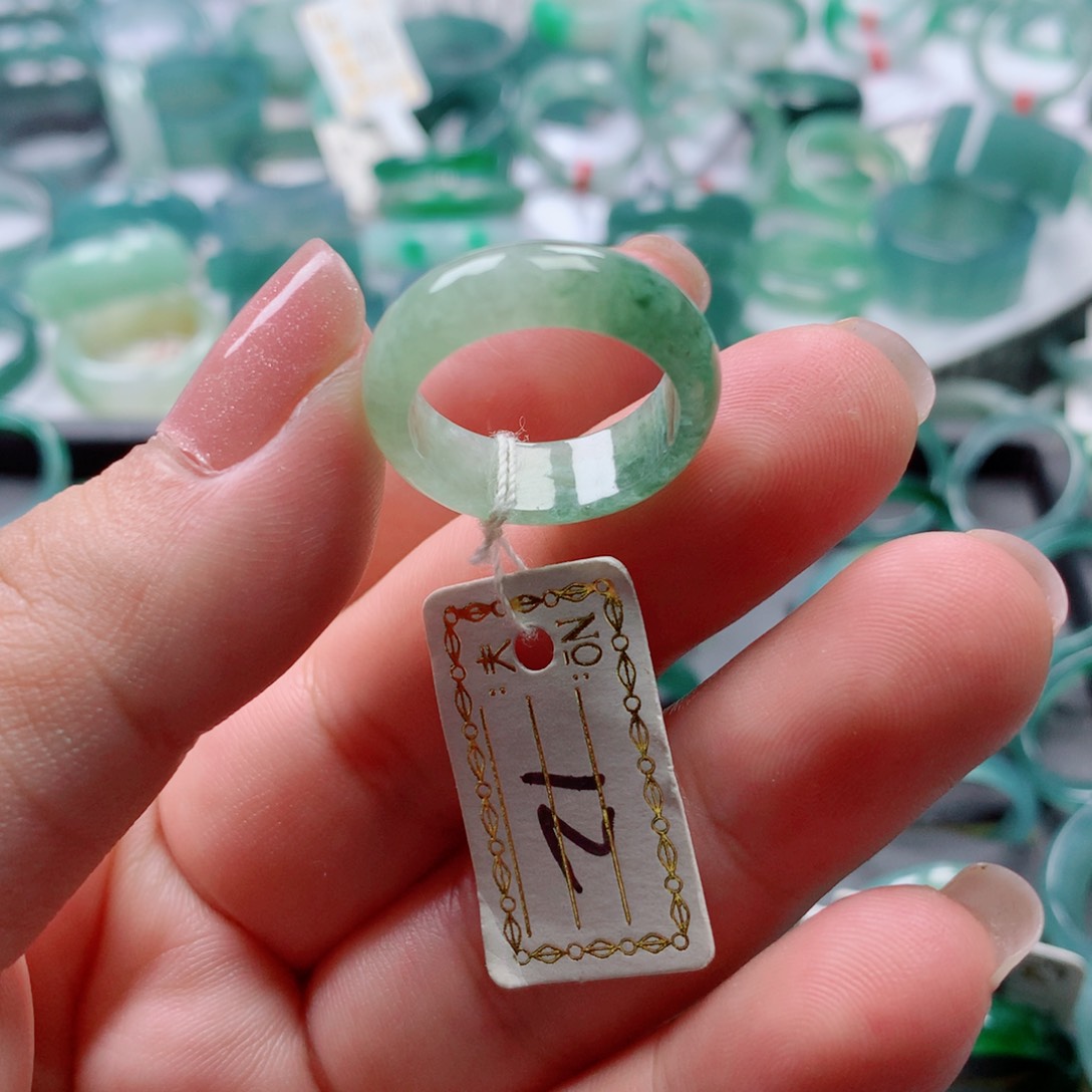 翡翠戒指未镶嵌戒指