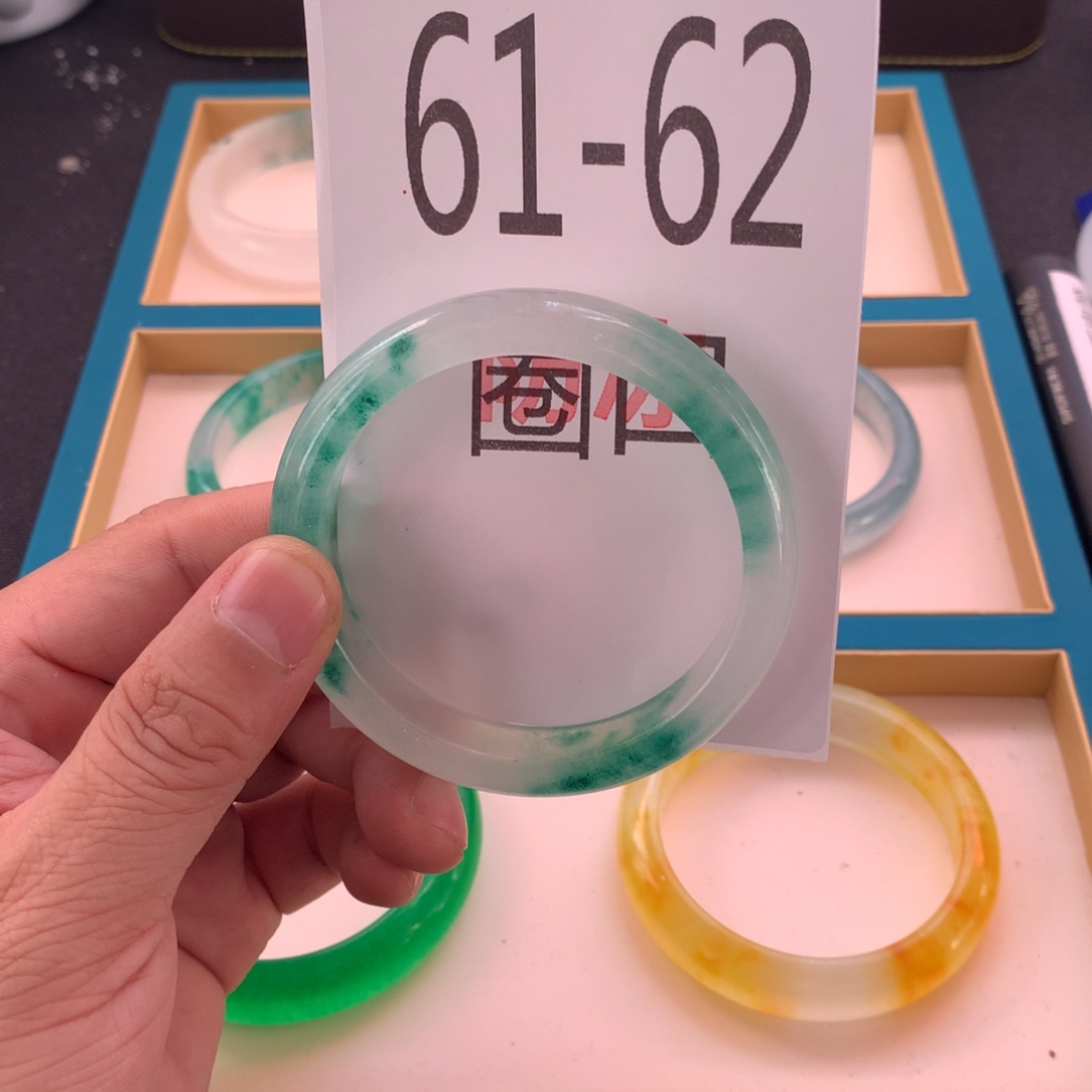 1石英岩玉手镯手镯