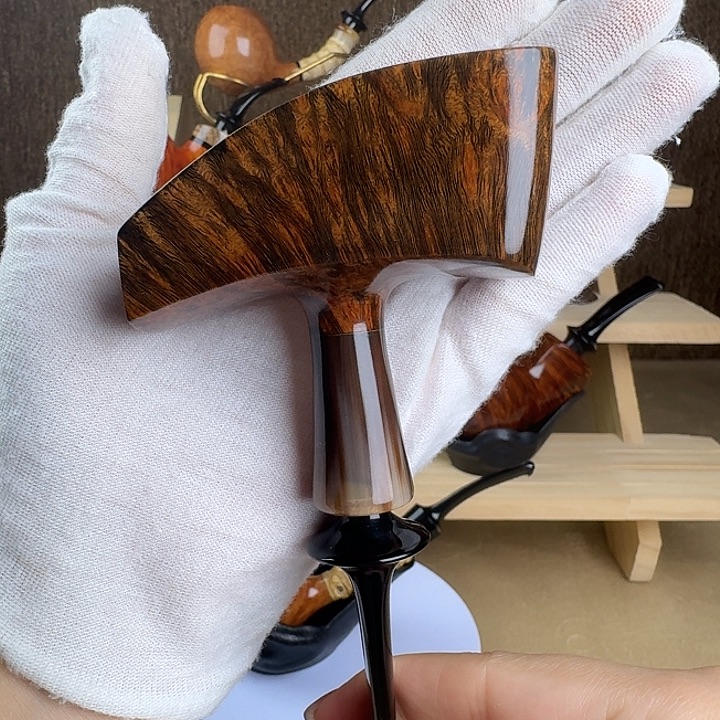 15盾牌锤子（冯冯烟斗）