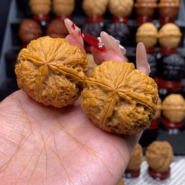 文玩核桃把件飞*铁狮子四棱300号