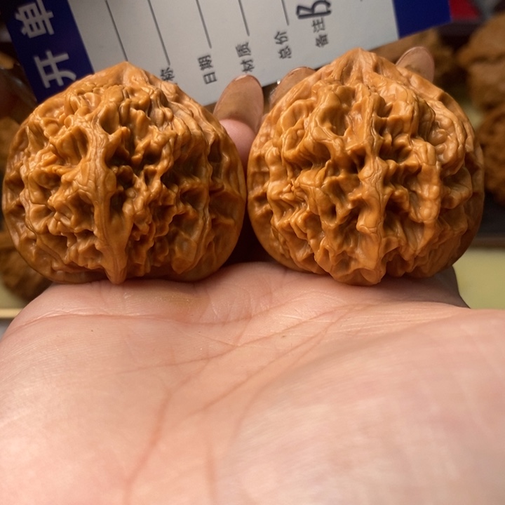 风***起桃核把件全品龙鳞